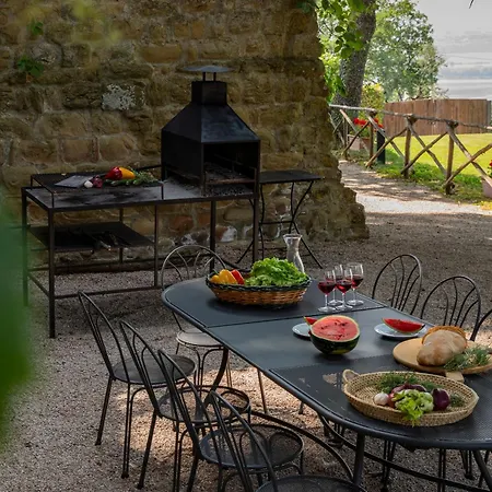 Torre Di 10&2, Emma Paciano