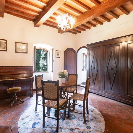 Torre Di 10&2, Emma Paciano