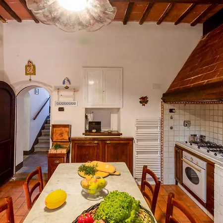 Torre Di 10&2, Emma Villa