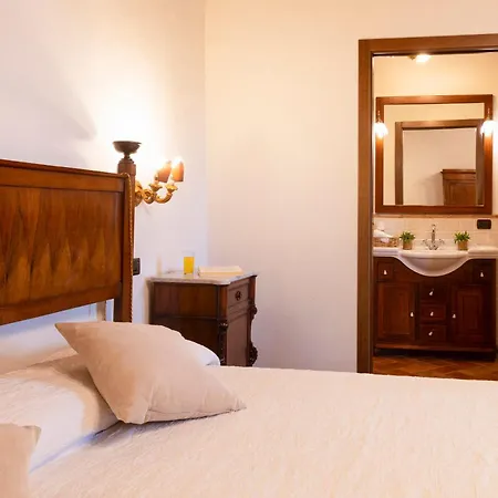 Torre Di 10&2, Emma Villa *